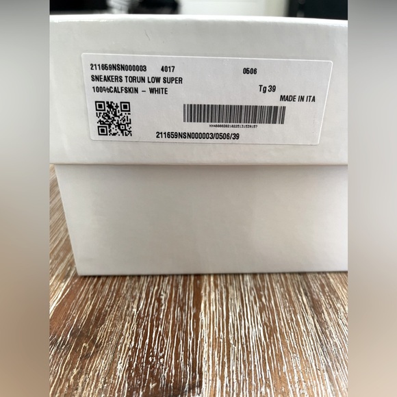 Common Projects Women’s Tournament Low Sneaker, White, 39 - Picture 7 of 13